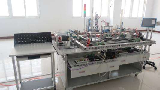 機電的未來發展模式是怎么樣的？煙臺機電學校正在講解
